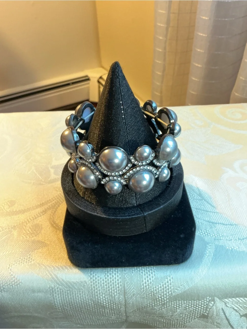 Erika Lyons Vintage Faux Pearl Necklace,  Bracelet and Earring Hematite Set